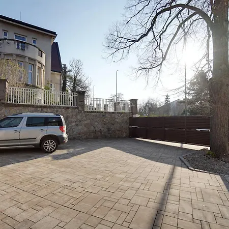Moderni Domus Apartment *